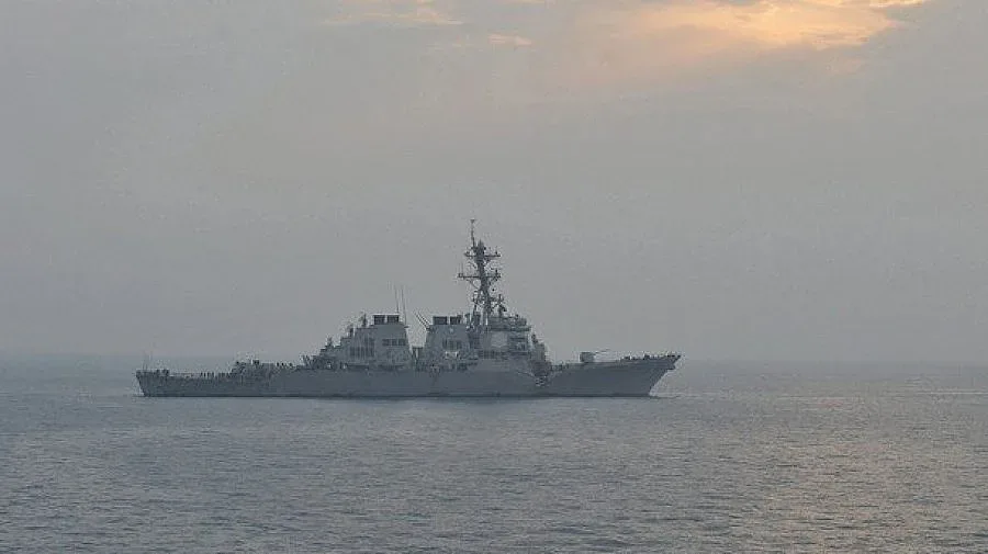 25 държави трупат кораби край Иран