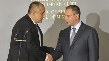 Бойко и Сергей се хванаха за еърбъсите