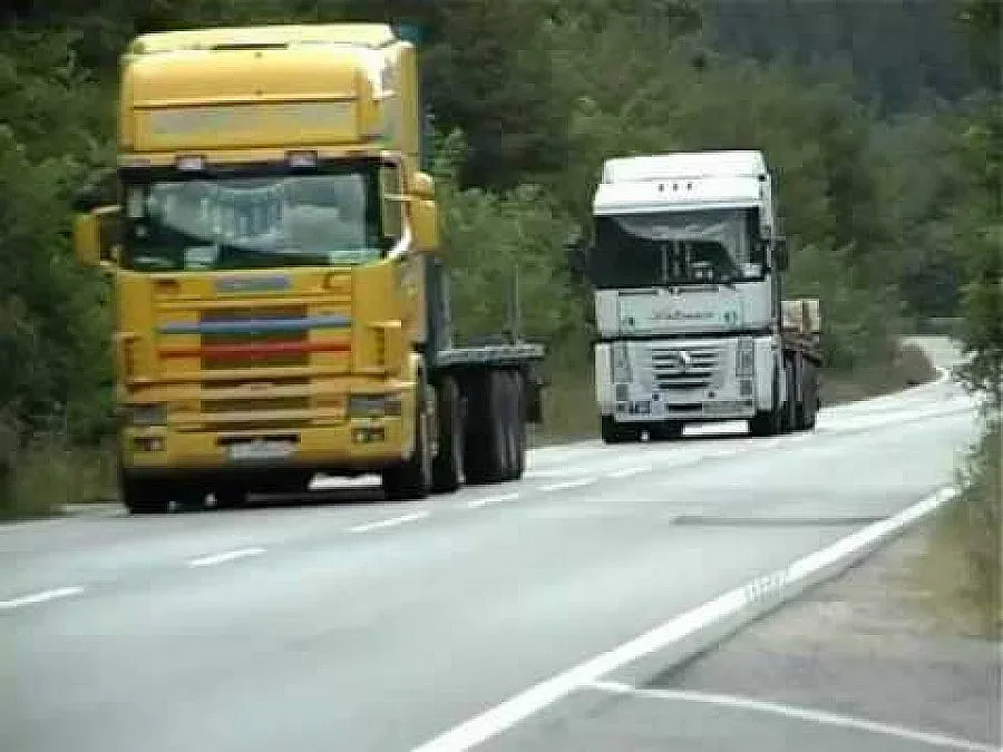 ТИР с пилета се преобърна в Хаинбоаз