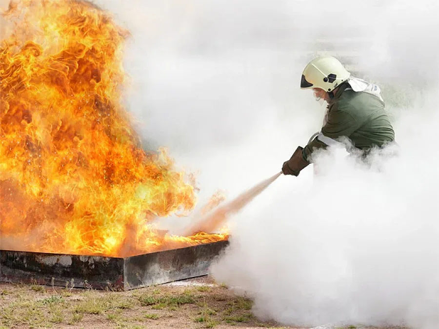 Скъсан далекопровод запалил селото до Турция