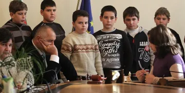 Осемгодишeн шампион победи Борисов на шах