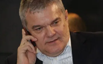 Депутат сравни министър с махленско куче