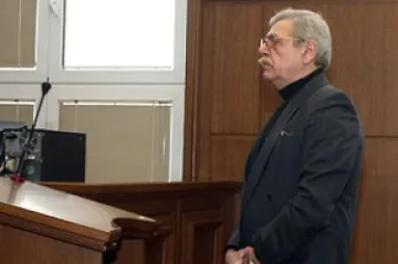 Фейсбук скочи: Помилвайте Опиц!