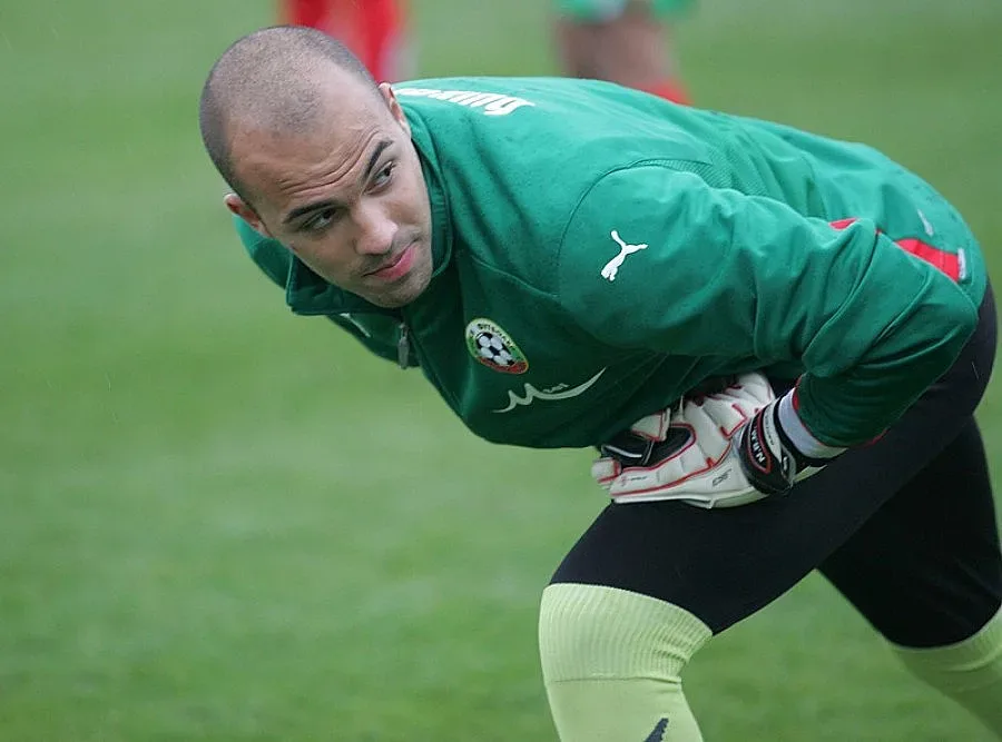 Ники поема към "Милан" с охрана   