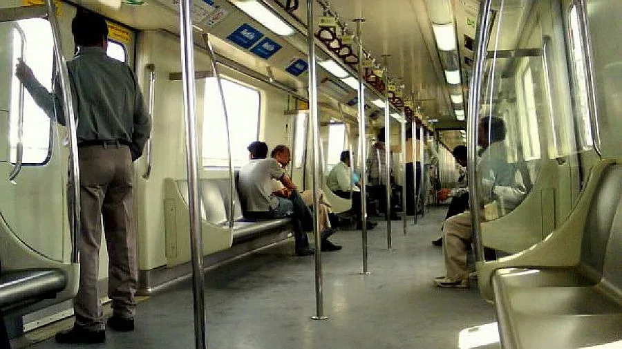 Жена наръга седем души в Нюйоркското метро