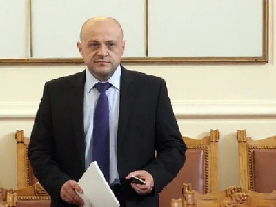 Перничани разобличават измами с помощи