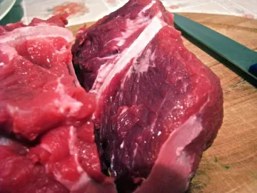 Свинското настига телешкото