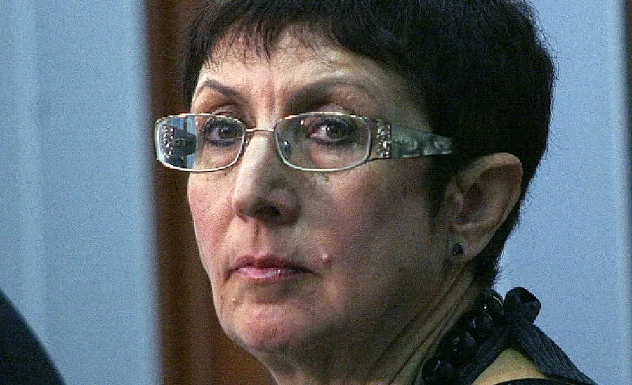 Закон пази милионерите агенти