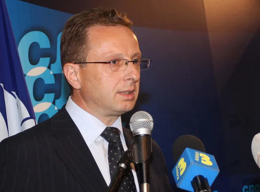 СДС скочи срещу Македония