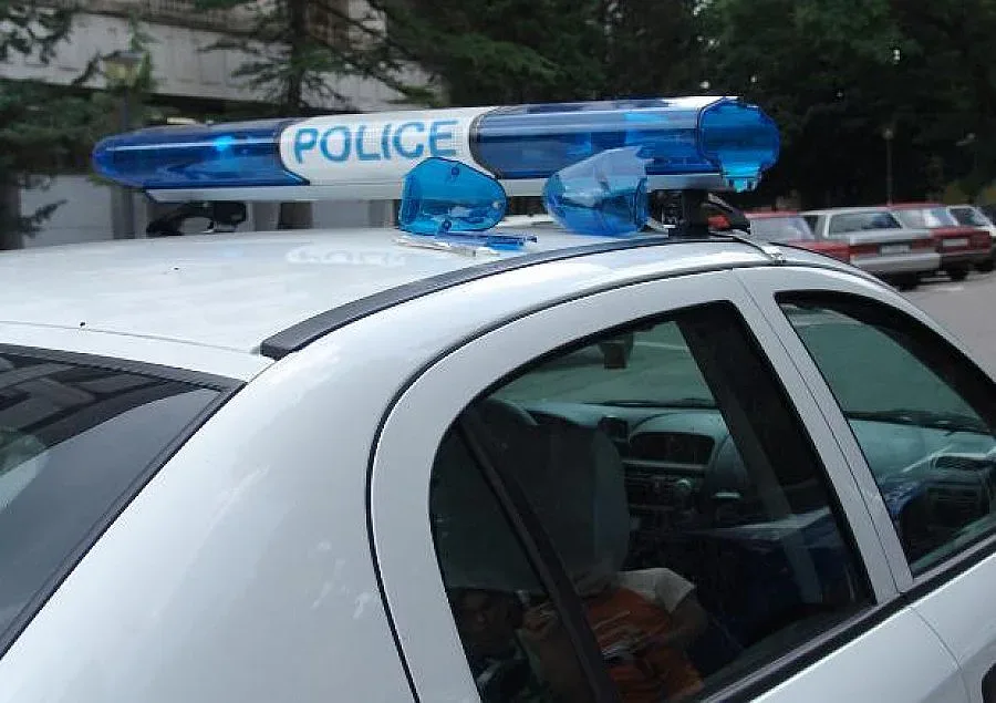 Побеснял родител посегна на директорка