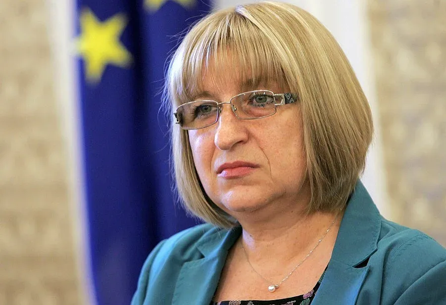 Цачева против психотестове за депутатите