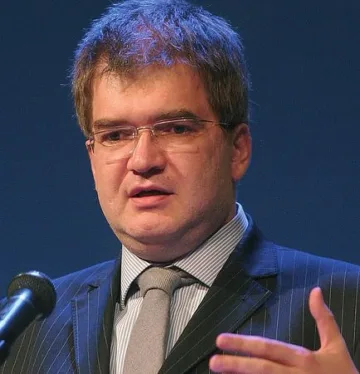 Зюмбюлев поема "24 часа"   