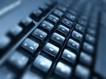 Интернет измества магазините   