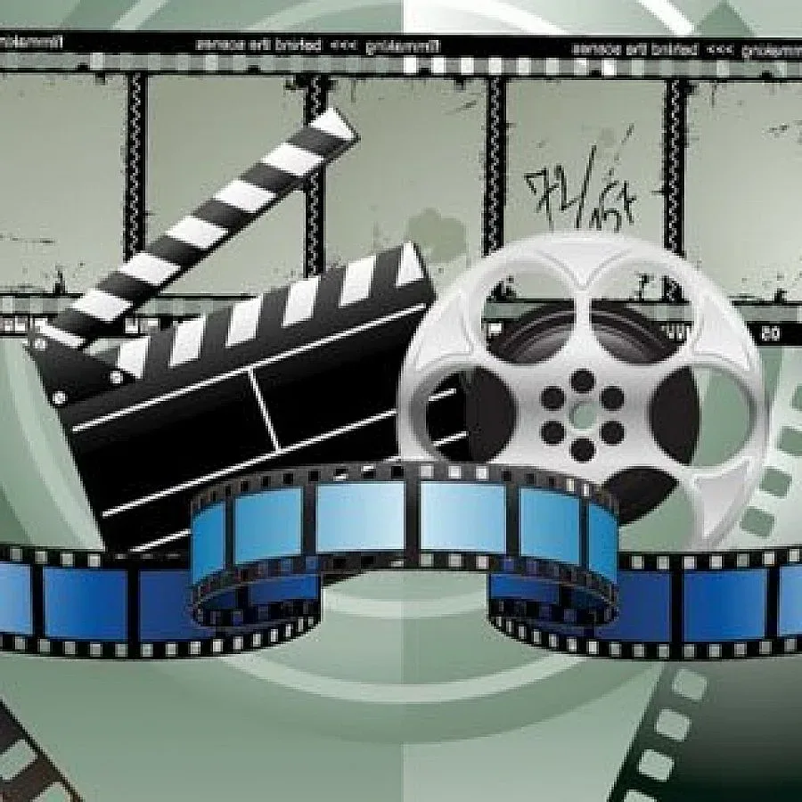 Прожектират 300 часа анимация край морето