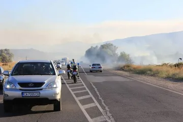 Пожарът край Е-79 подхвана бобошевско село