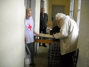 Раздават безплатна храна на 300 000 българи