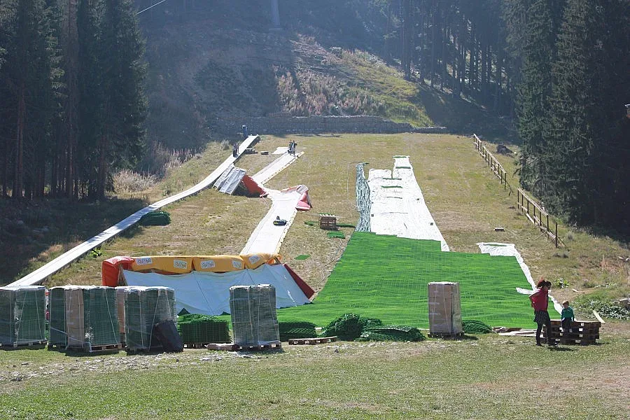 Македонци напълниха Банско по празниците