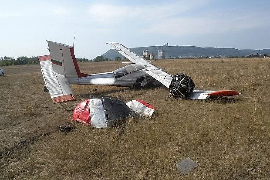 Самолет с 4 души падна край Шумен