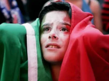 Задържаха италиански фенове на границата