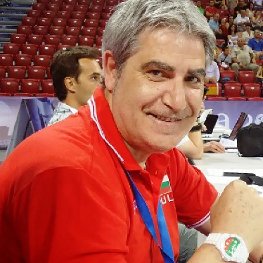 Камило Плачи официално оглави националния волейбол