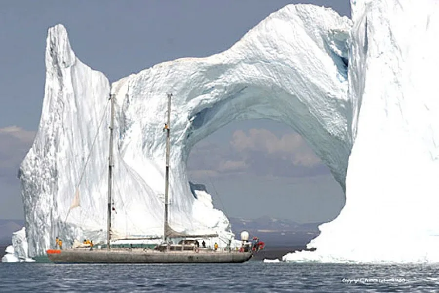 Русия пуска сондажи в две морета за петрол и газ