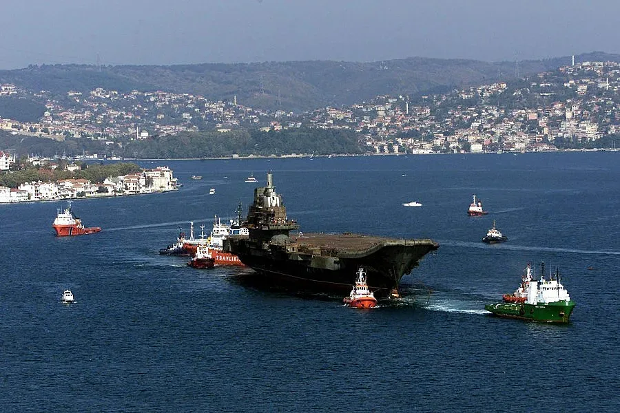 Експлозия на оръжеен склад уби поне 25-има в Турция