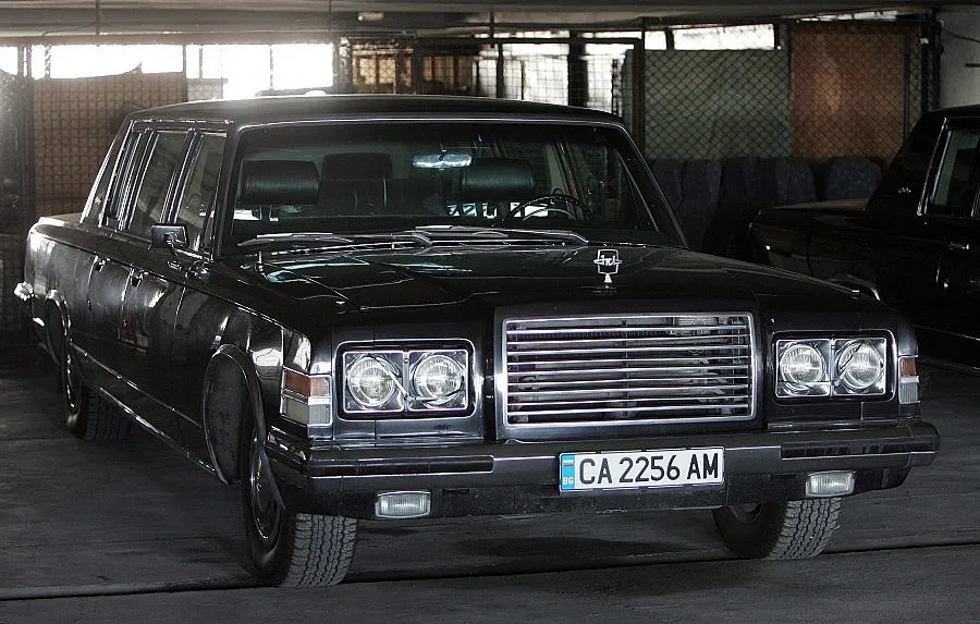 Дават 2 млн. евро за мерцедеса на Тато