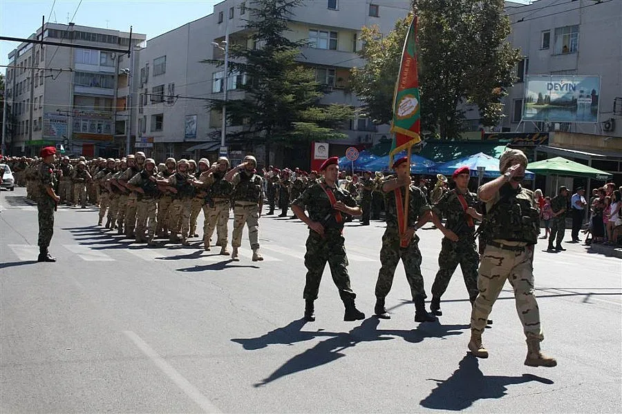 11 наши момичета на мисия в Афганистан