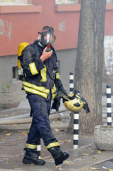 10-годишен пали къщи наред