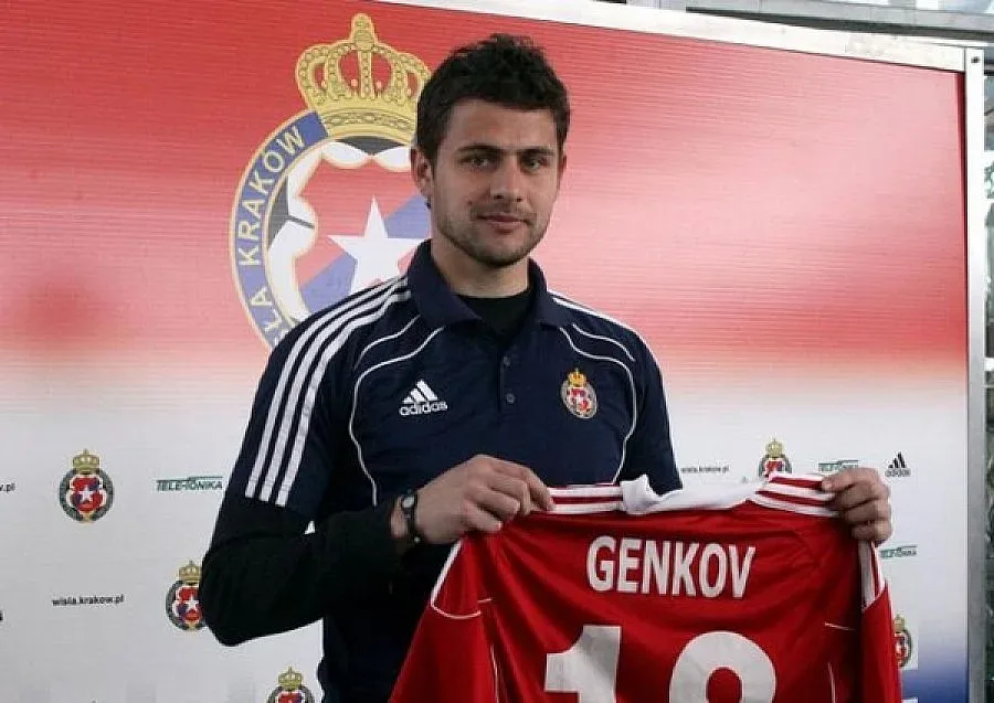 Генков сменя Бербатов в националния