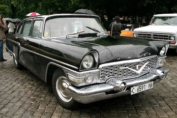 Путин се качва на "Чайка"