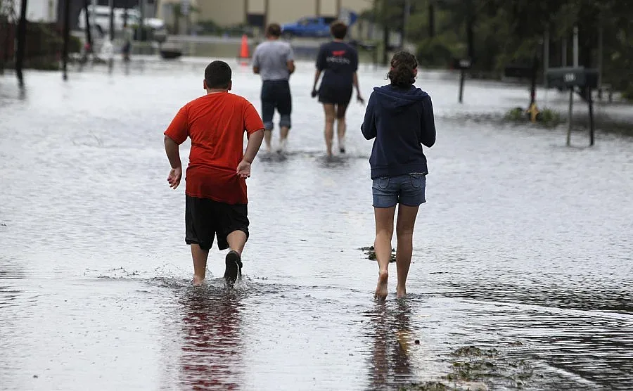 Буря във Вашингтон наводни улиците и метрото