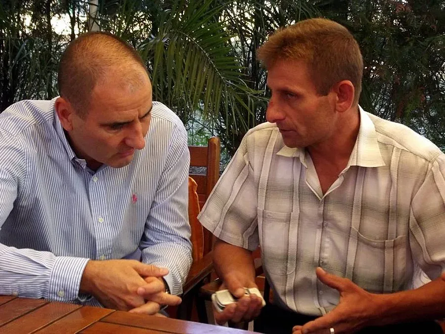 Цветанов събира пари за ново стадо на пострадал от вълци