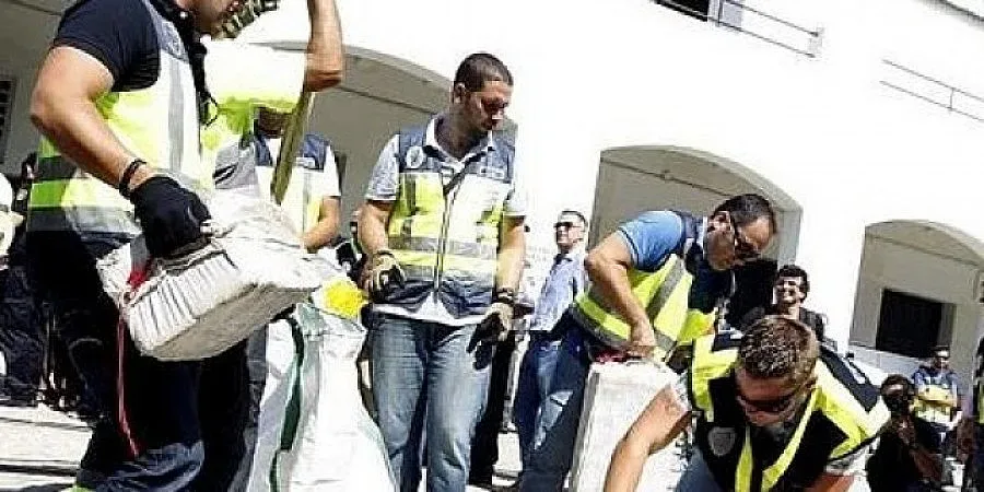 Консулът ни в Мадрид посетил 7 от задържаните моряци