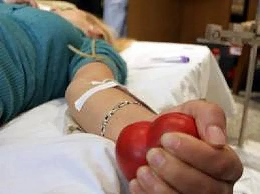 Да помогнем на Денимир, има нужда от АВ отрицателна