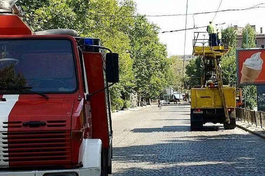 Отново се скъсаха тролейбусни жици в Пловдив