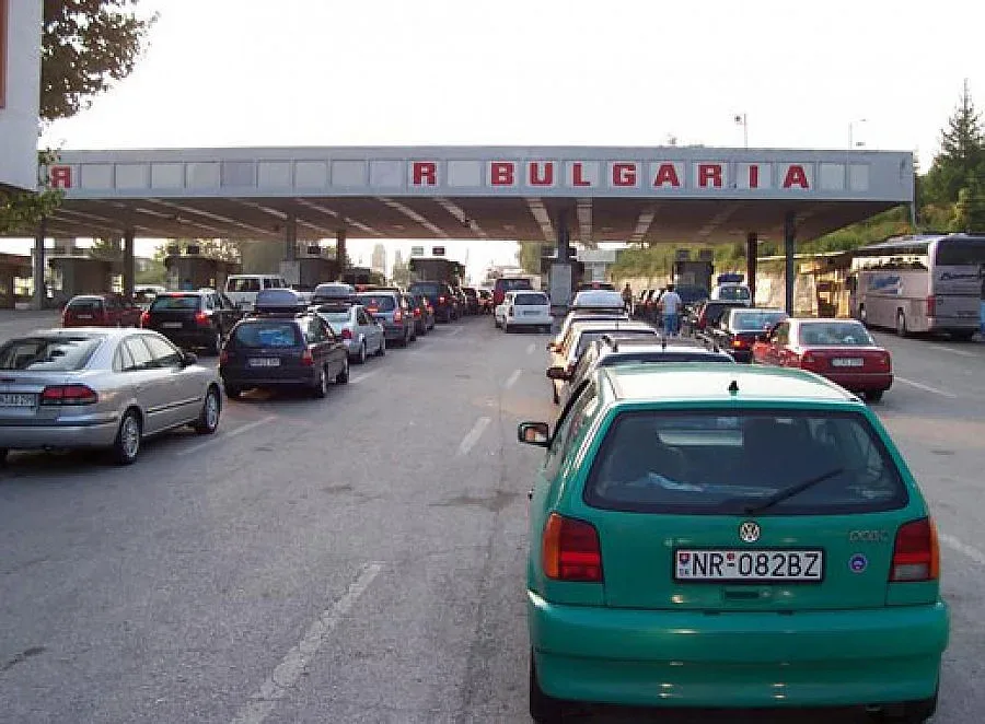 Турски гастарбайтери запушиха Калотина