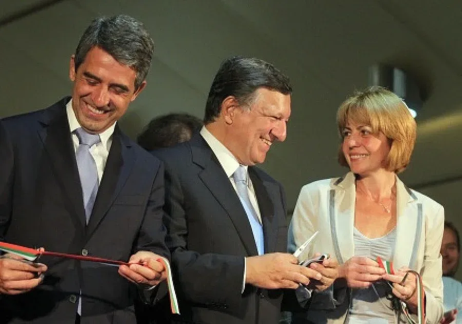 Плевнелиев похвали Бойко за метрото