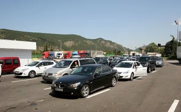 Гастарбайтери задръстиха Калотина