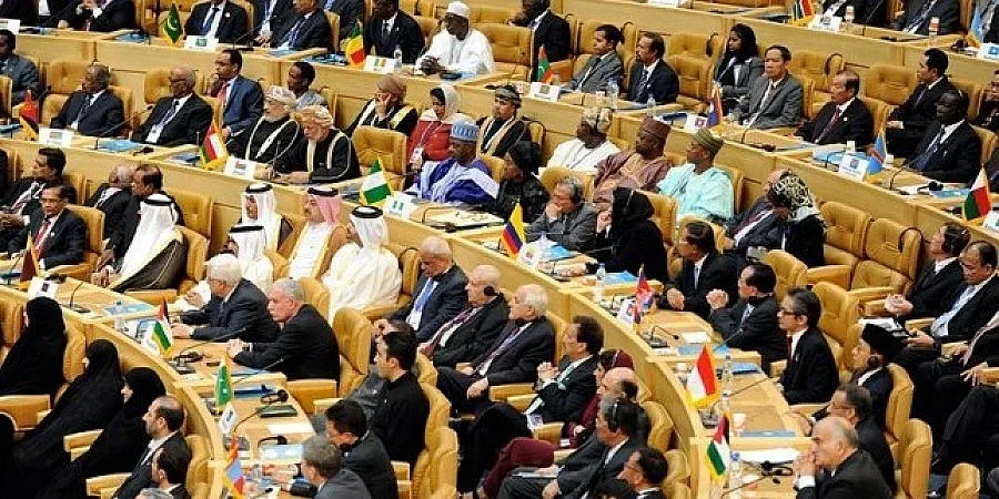 Скандали съпътстват срещата в Техеран