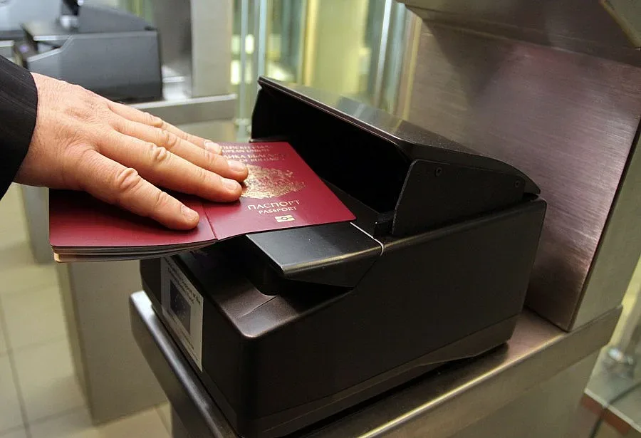 Електронни гейтове посрещат на летище София