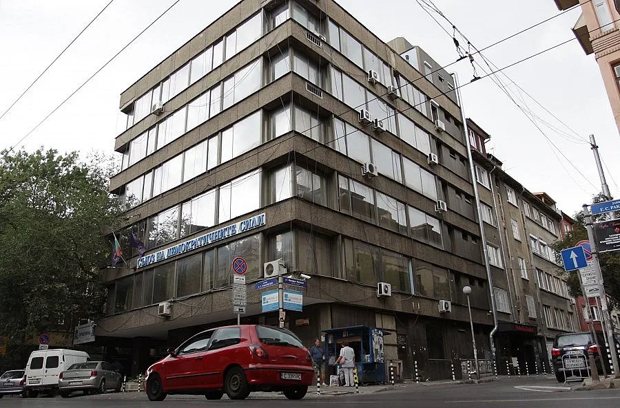 Офиси отварят врати на "Раковски" 134