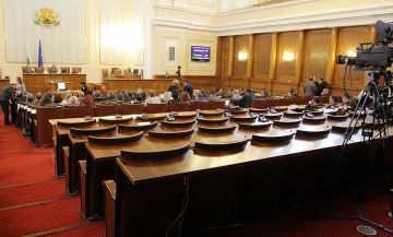 979 писаха на депутатите