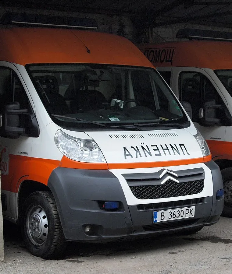 Автомобил затисна шофьор при катастрофа 