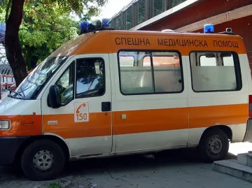 Две блъснати деца берат душа в Плевен