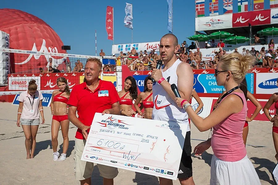 Георги Братоев с чек на CEV Varna Masters