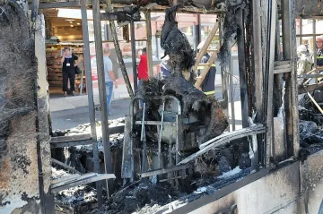 Рейс изгоря, туристите евакуирани