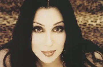 Лунатичката Шер със старо гадже