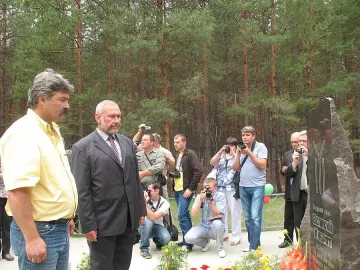 Вдигаме мемориален комплекс край гроба на хан Кубрат