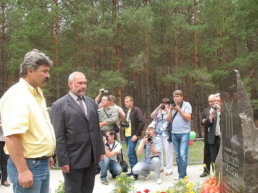 Вдигаме мемориален комплекс край гроба на хан Кубрат